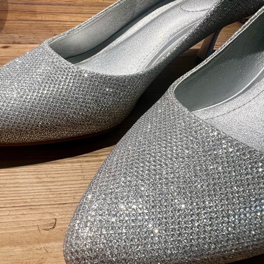 Silver Sparkle Pointed-Toe Women’s Heels